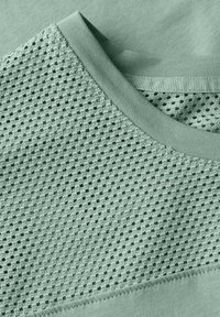 Cecil MIT DETAIL - T-shirt imprimé - grün