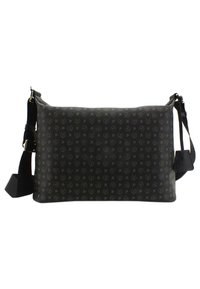 Borsa a spalla nera con un motivo a logo, dotata di una superficie texturizzata, tracolla regolabile e accenti in pelle. Forma rettangolare, design resistente.