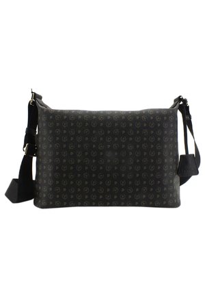 Borsa a spalla nera con un motivo a logo, dotata di una superficie texturizzata, tracolla regolabile e accenti in pelle. Forma rettangolare, design resistente.