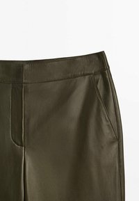 Massimo Dutti Nahkahousut - khaki