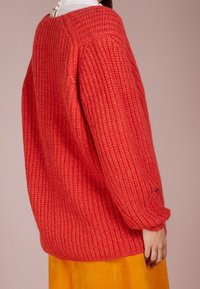 CLOSED Trui - coral