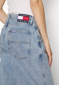 Tommy Jeans Džíny Relaxed Fit - light-blue denim