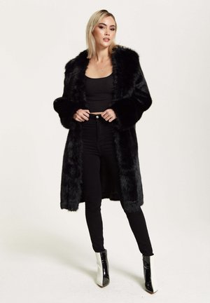 Winter coat - black