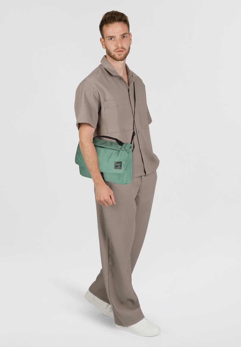 Mammut XERON MESSENGER 40 CM - Borsa a tracolla - dark jade