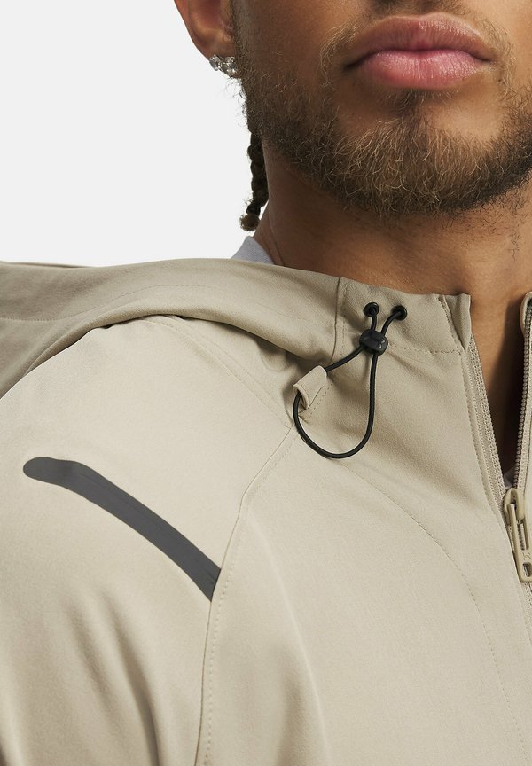 UNSTOPPABLE LEFT CHEST - Outdoor jacket - city khaki2