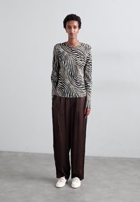 Stuart Weitzman TINSLEY - Moccasins - linen/cream