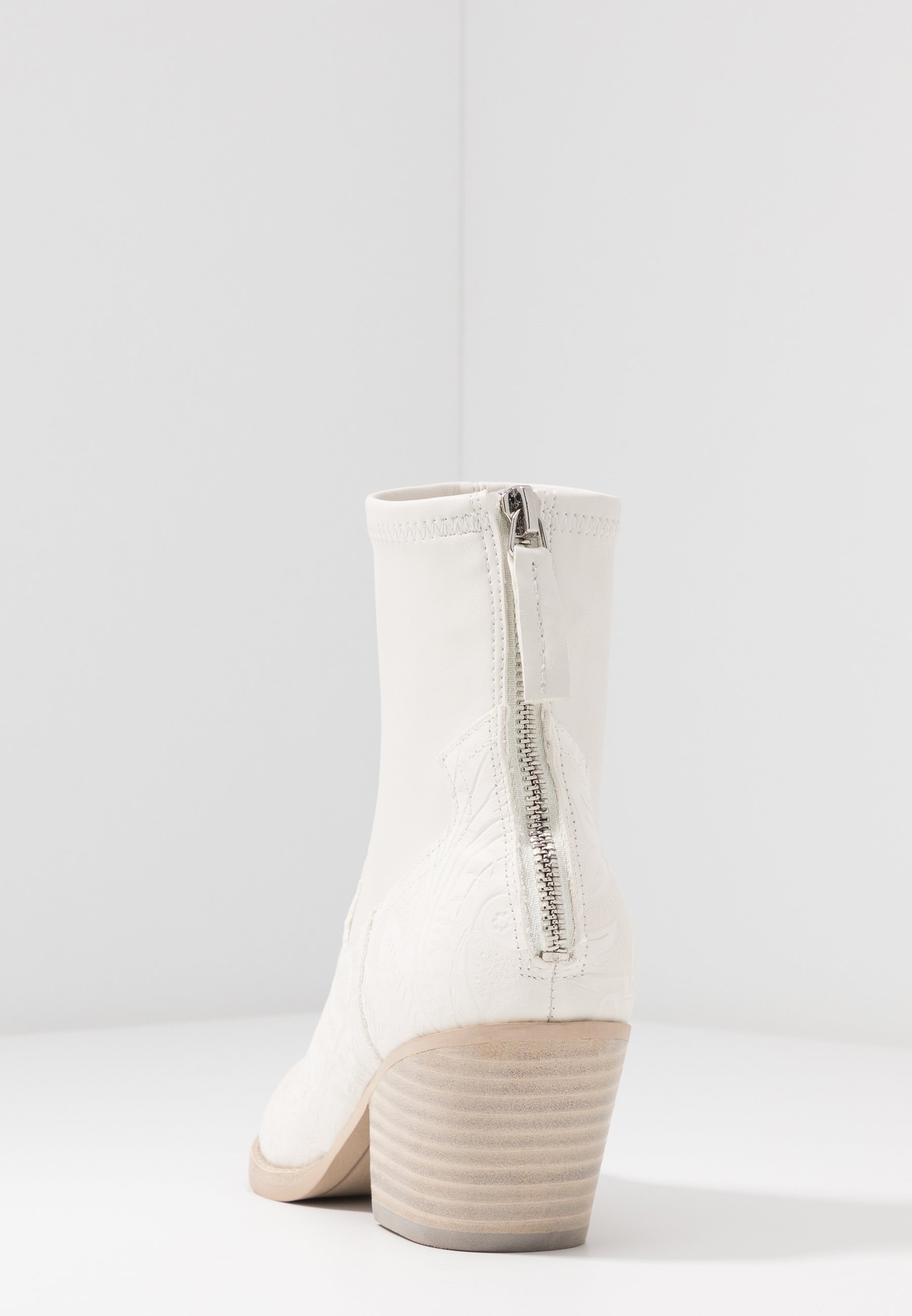 dolce vita shanta boot white