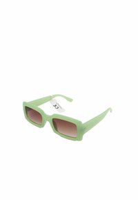 Vihreät, neliön muotoiset aurinkolasit, joissa on matta pinta. Vihreät kiillottamattomat linssit. Ominaisuudet hienovaraiset kultaiset yksityiskohdat saranan lähellä. Tagi kiinnitetty.