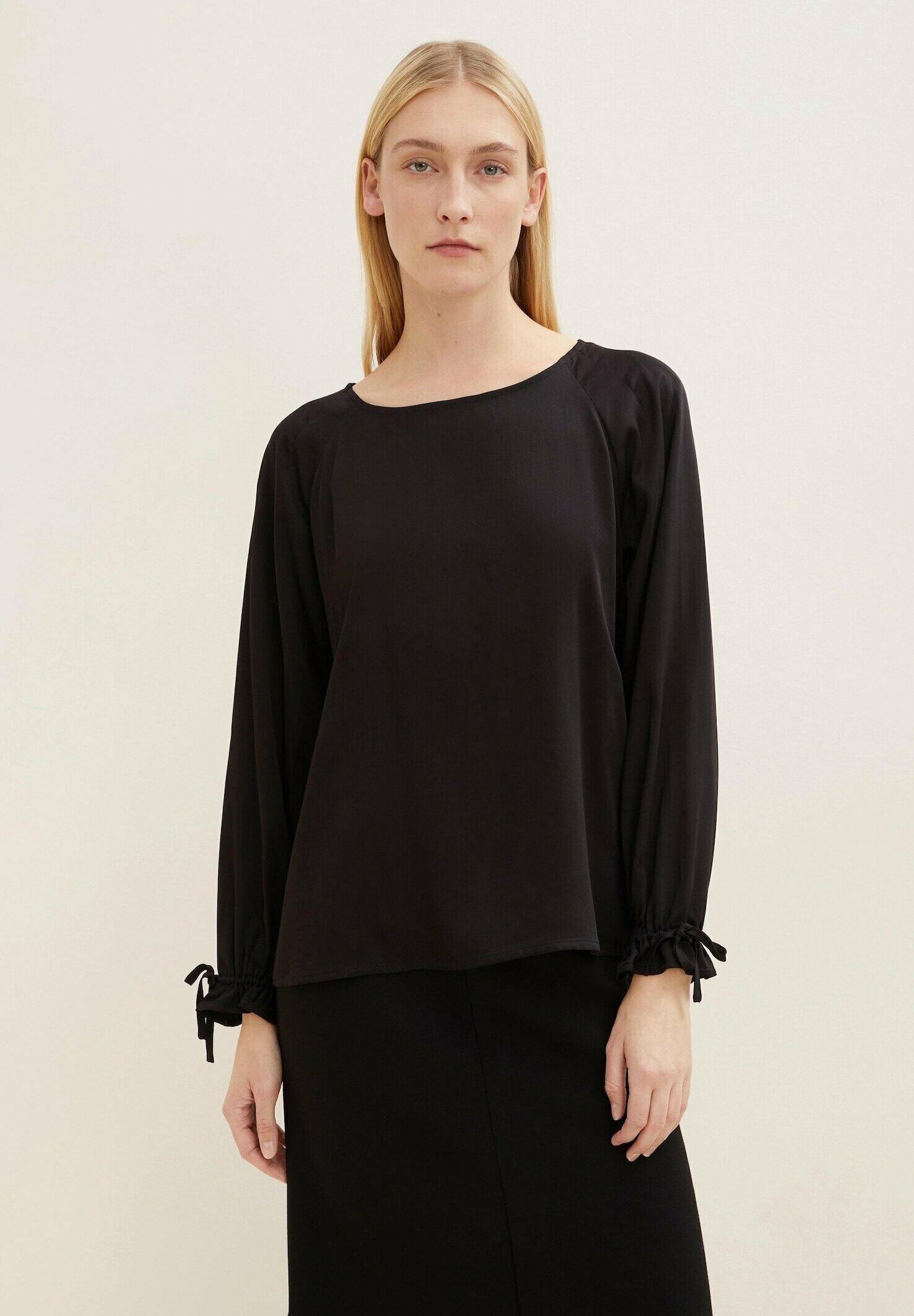Blusa scollo V stampa all over in viscosa donna