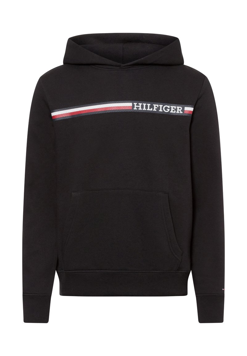 Sudadera negra con bolsillo frontal, que presenta una franja horizontal en rojo, blanco y azul y el texto "HILFIGER" en el pecho. Tejido suave, ajuste casual.
