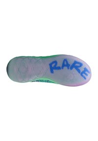 Suola della scarpa con un design verde chiaro traslucido e accenti multicolori, con la parola "RARE" in blu sulla superficie.
