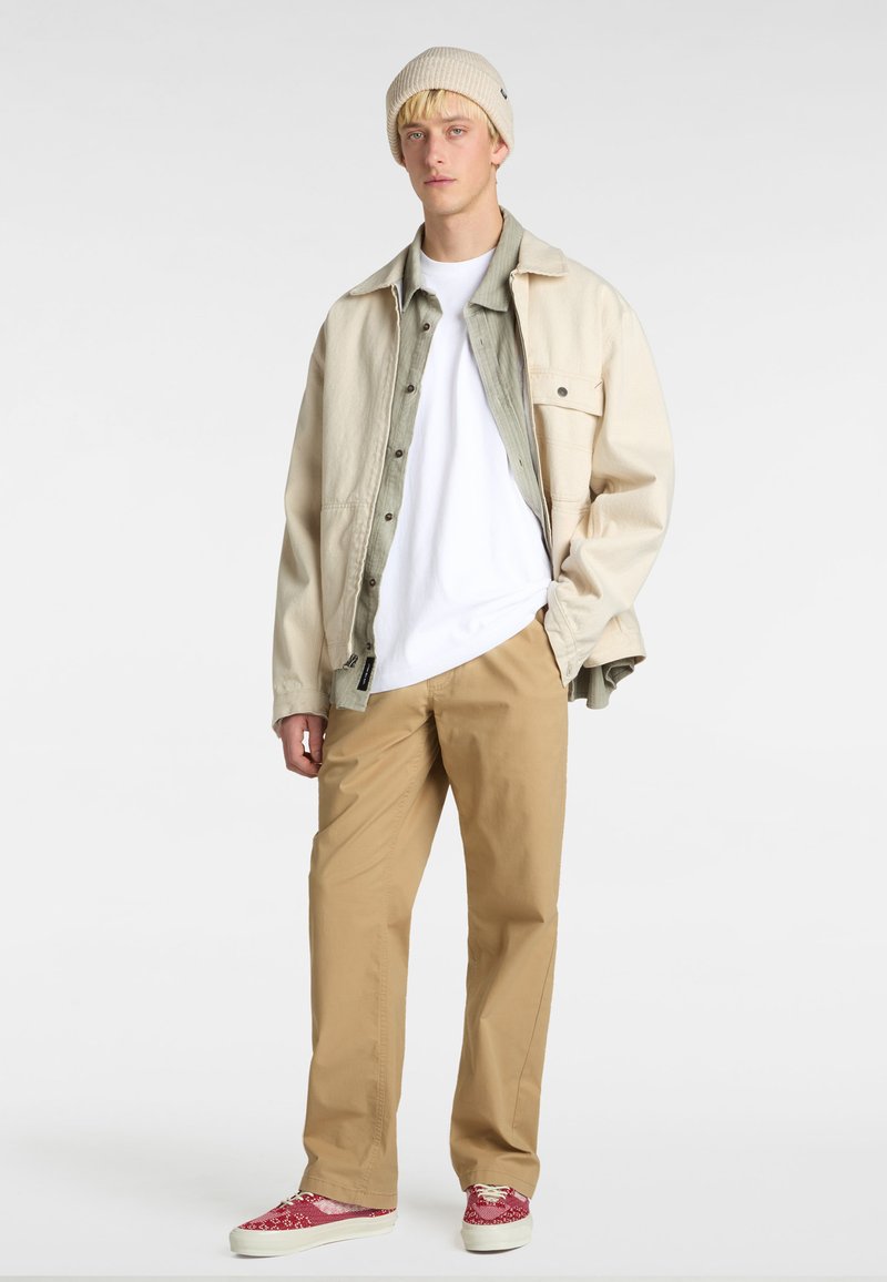 Vans SALTON LOOSE FIT - Jednoduché tričko - white