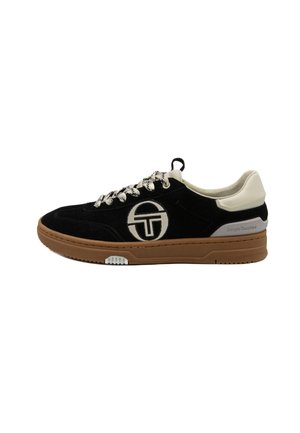 NEO TERRACE DA - Multicourt tennis shoes - raven tofu quiet gray