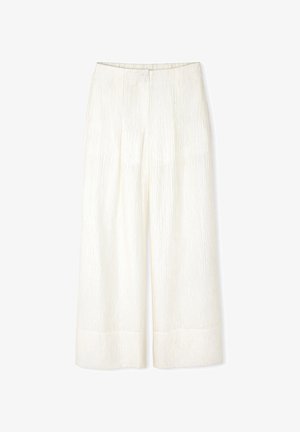 Pantalons à jambes larges en blanc cassé, avec des plis verticaux, une fermeture à bouton et une texture lisse avec un ourlet net.