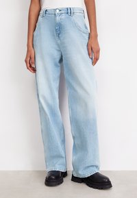 Tommy Jeans - DAISY JEAN LW BGY BH6110 - Avar lõikega teksad - denim light Väikepilt 1