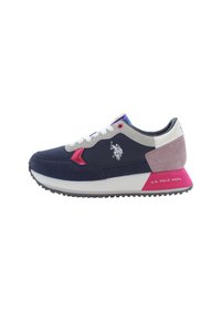 Blauer und grauer Sportschuh mit einem Mesh-Obermaterial, Wildlederakzenten, rosa Details an der Sohle und einem weißen Logo an der Seite.