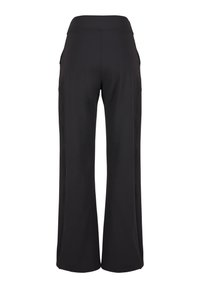 Pantaloni larghi neri con una texture liscia, vita elasticizzata e tasche laterali. Il tessuto sembra leggero ed elasticizzato.