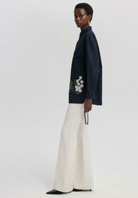 Touché Privé EMBROIDERED WITH SIDE SLIT DETAIL - Camicia - navy blue