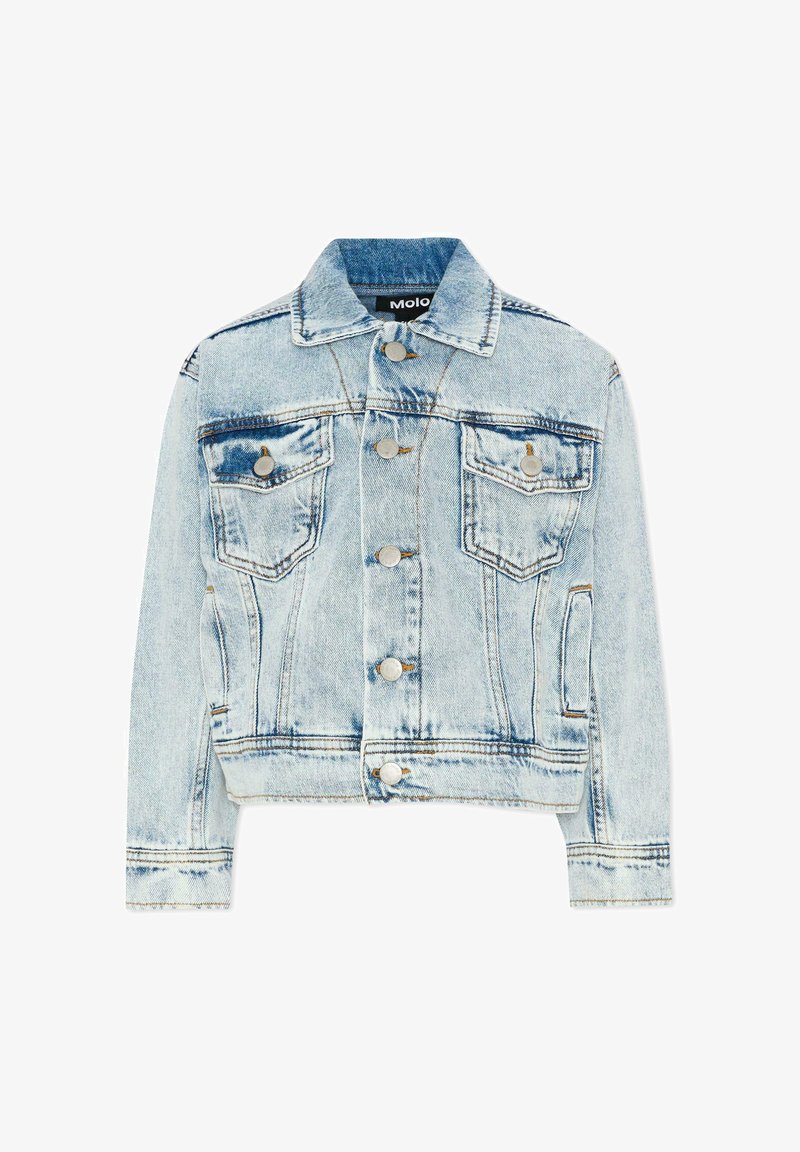 Veste en denim bleu clair avec fermeture à boutons, deux poches à rabat sur la poitrine, poches latérales et col.