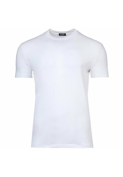 T-shirt blanc uni à manches courtes et col rond avec une étiquette noire à l'intérieur du col, présenté sur un fond blanc.
