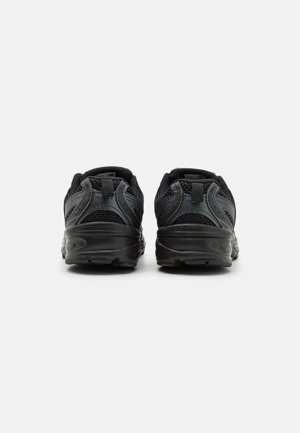 530 PS - Trainers4