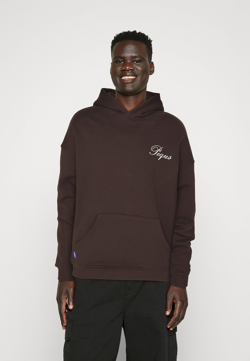 PEQUS - HANDWRITTEN LOGO HOODIE UNISEX - Hoodie - brown, Enlarge