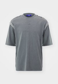 Unselected, black onyx