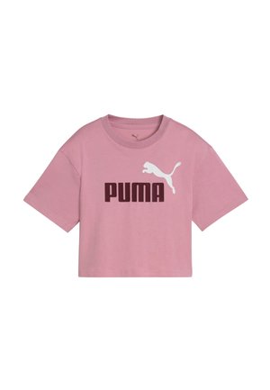 Camiseta corta de algodón rosa con mangas cortas, que presenta un gran logo blanco de "PUMA" y la silueta de un puma saltando en la parte frontal.