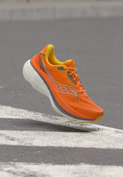 Saucony HURRICANE 26