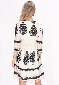 IZIA Rochie de zi - beige