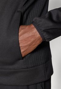 The North Face MOUNTAIN ATHLETICS HOODED 1/4  - Hættetrøje - black