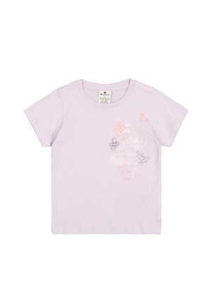 Fliederfarbendes Baumwoll-T-Shirt mit kurzen Ärmeln. Verfügt über ein Rosenmotiv und abstrakte Designs in Orange und Lila. Klassischer Rundhalsausschnitt.