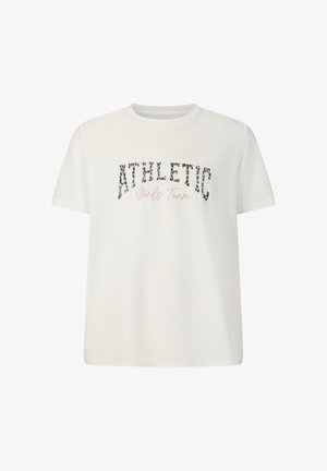 T-shirt blanc à manches courtes avec "ATHLETIC" en imprimé léopard et "Girls Team" en texte cursif rose centré sur le devant.
