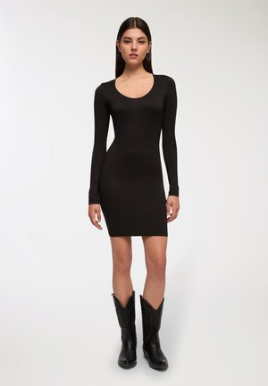 E SCOLLO AMPIO - Vestito di maglina - nero