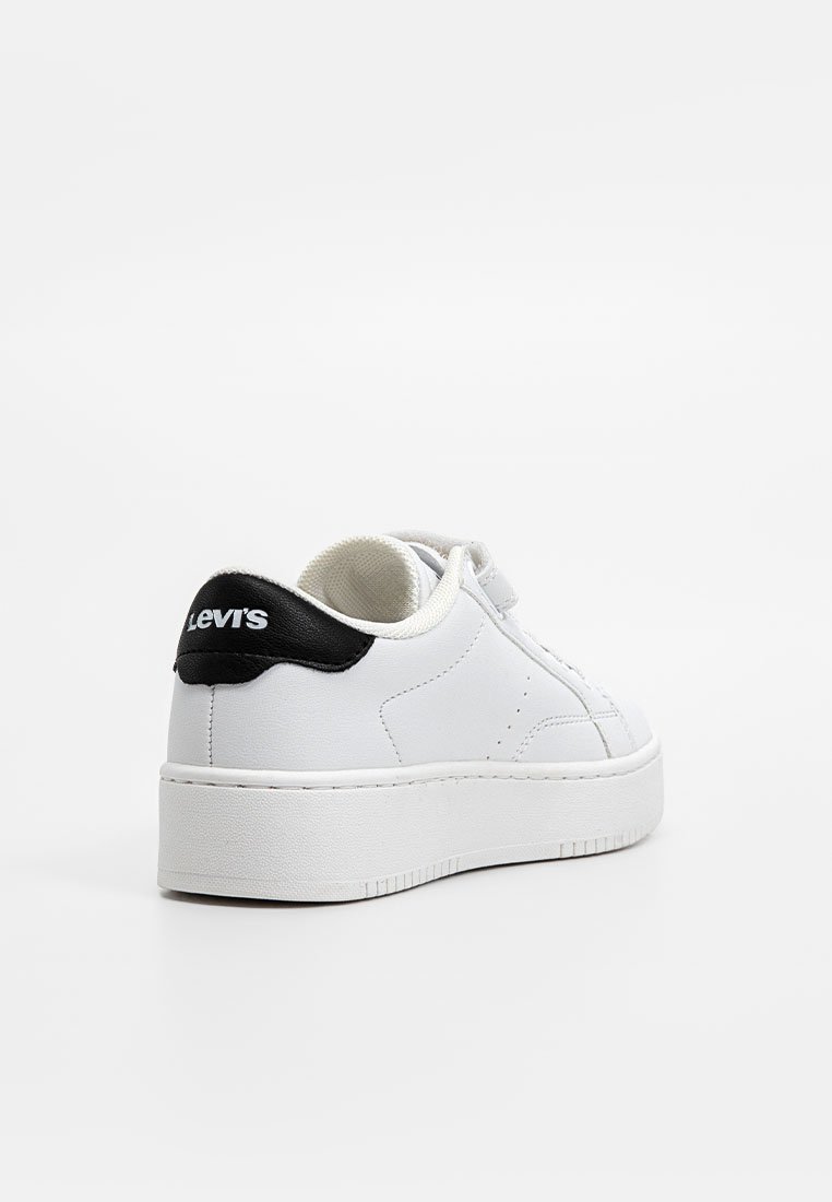 Sneaker bianco in pelle con suola spessa bianca e accentuazione nera sul tallone. Caratterizzato da un design minimalista e dettagli di cucitura discreti.