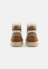 UGG CLASSIC MINI ATHERSON - Talvesaapad - chestnut