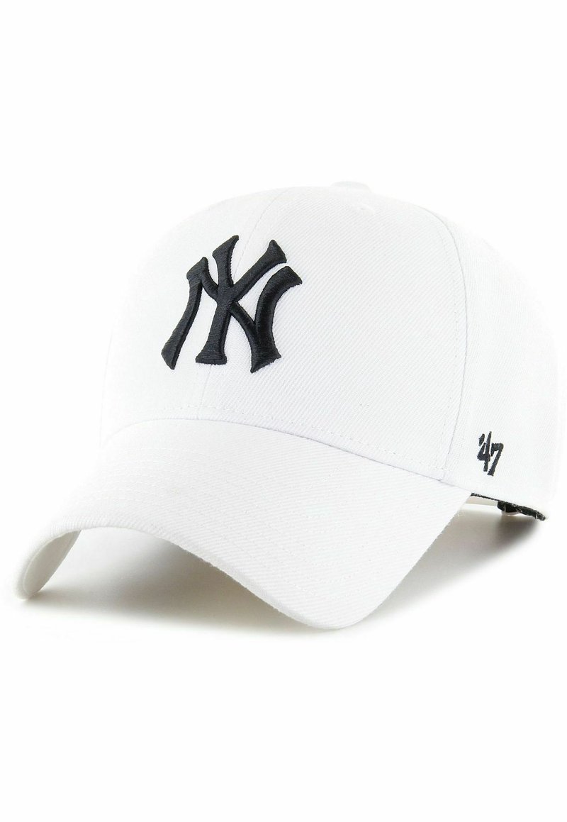 Casquette de baseball blanche avec logo noir des New York Yankees à l'avant et petit logo '47' cousu sur le côté.