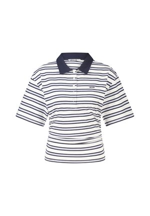 Witte polo met korte mouwen met marineblauwe horizontale strepen, marineblauwe kraag, knoopsluiting en klein logo op de borst.