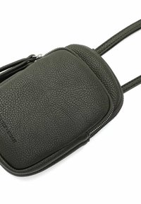 Emily & Noah Handytasche - darkforest