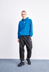 Nike Sportswear PULSE - Joggesko - black/anthracite