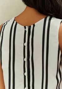 Next SLEEVELESS - Bluse - white black stripe