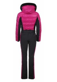 Traje de esquí acolchado en rosa y negro con capucha desmontable, cintura ajustable y paneles laterales en contraste. Textura suave con aislamiento.