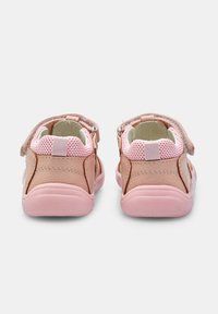 Bata BUBBLEGUMMERS - Beebijalatsid - rosa