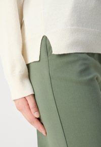 GANT C-NECK - Strickpullover - cream