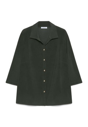 Donkergroene blouse met knopen, brede kraag en driekwart mouwen, plat uitgestald op een witte achtergrond.