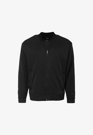 Fekete, cipzáras dzseki puha anyagból, kerek nyakkivágással, hosszú ujakkal, két oldalsó zsebbel, és letisztult dizájnnal. Nincsenek észlelhető minták vagy díszítések.