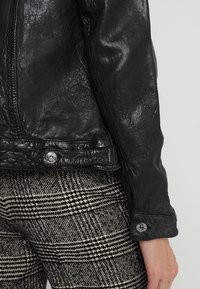 Maze CARDRONA - Lederjacke - black