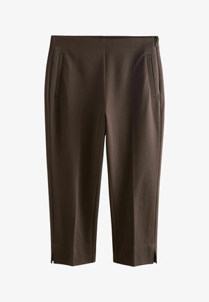 Next, REGULAR FIT - SCULPTING CAPRI TROUSERS . - Kalhoty - chocolate brown