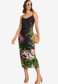 Love & Roses PRINTED CAMI PETITE - Dnevna obleka - black