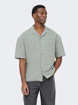 Only & Sons ONSTREV LIFE RLX STRUC SS CHECK SHIRT - Pluus - iceberg green